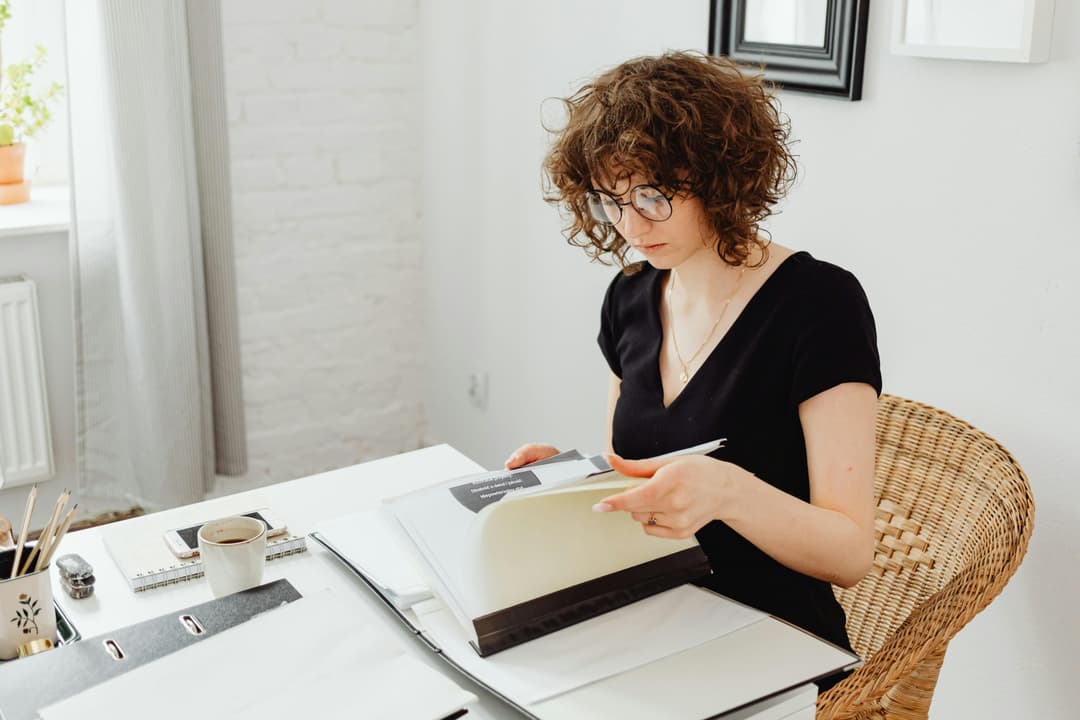 Mortgage adviser explaining different types of mortgages
